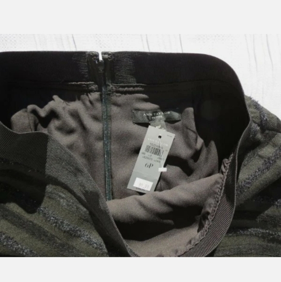 Ann Taylor Black Textured Sparkly Pencil Skirt - Picture 6 of 6